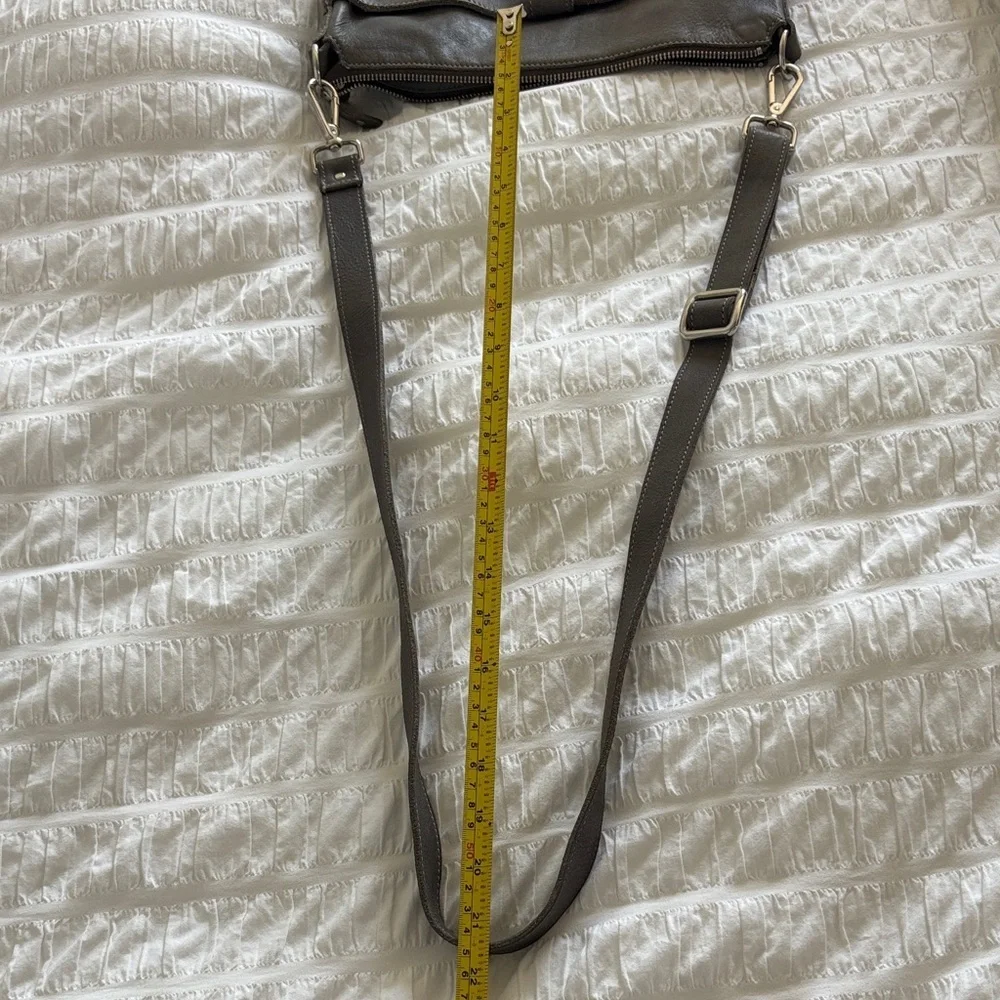 Roots Gray Crossbody Bag with Front Pockets - Picture 10 of 11